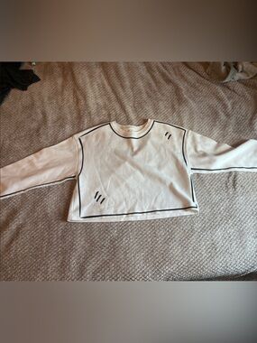 Women’s crew neck